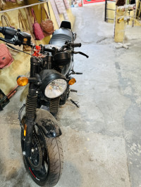 Royal Enfield Hunter 350 Metro