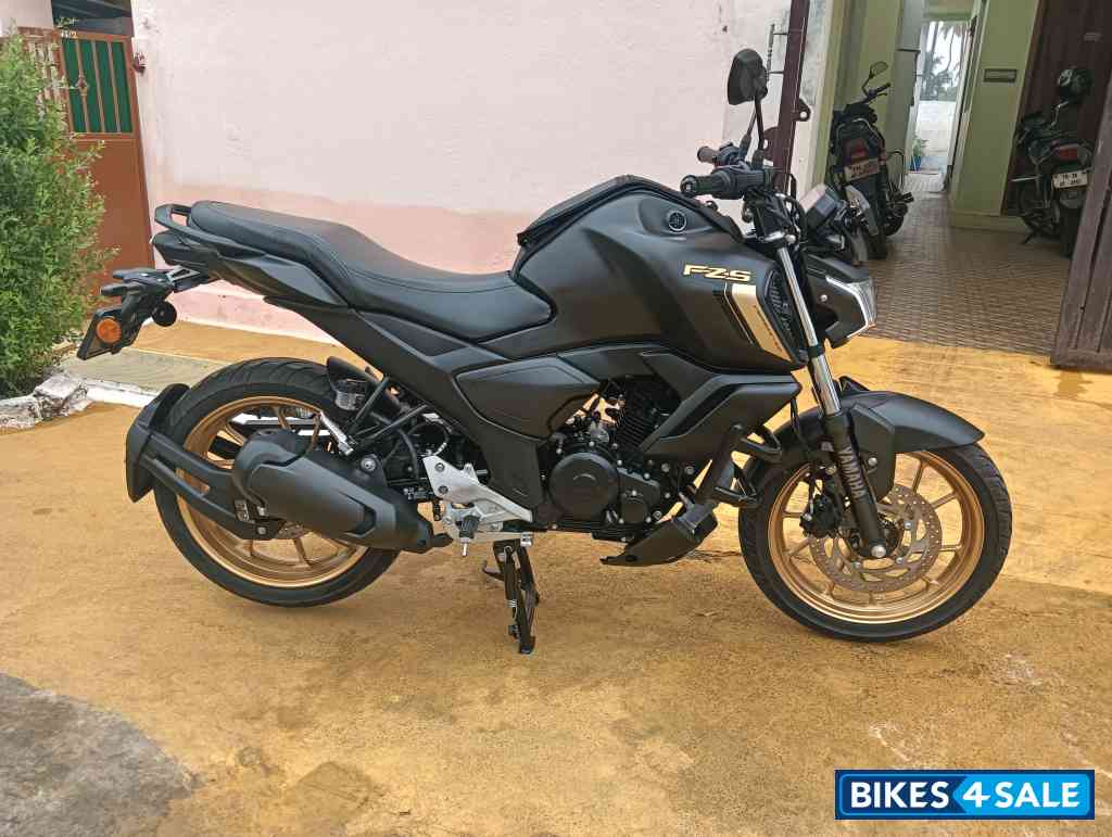 Yamaha FZ-S FI Ver 4.0 DLX