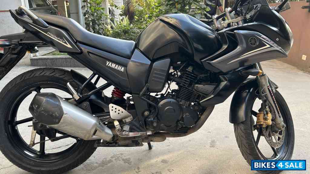 Black Yamaha Fazer