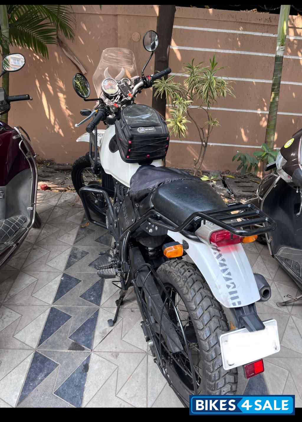 Snow White Royal Enfield Himalayan