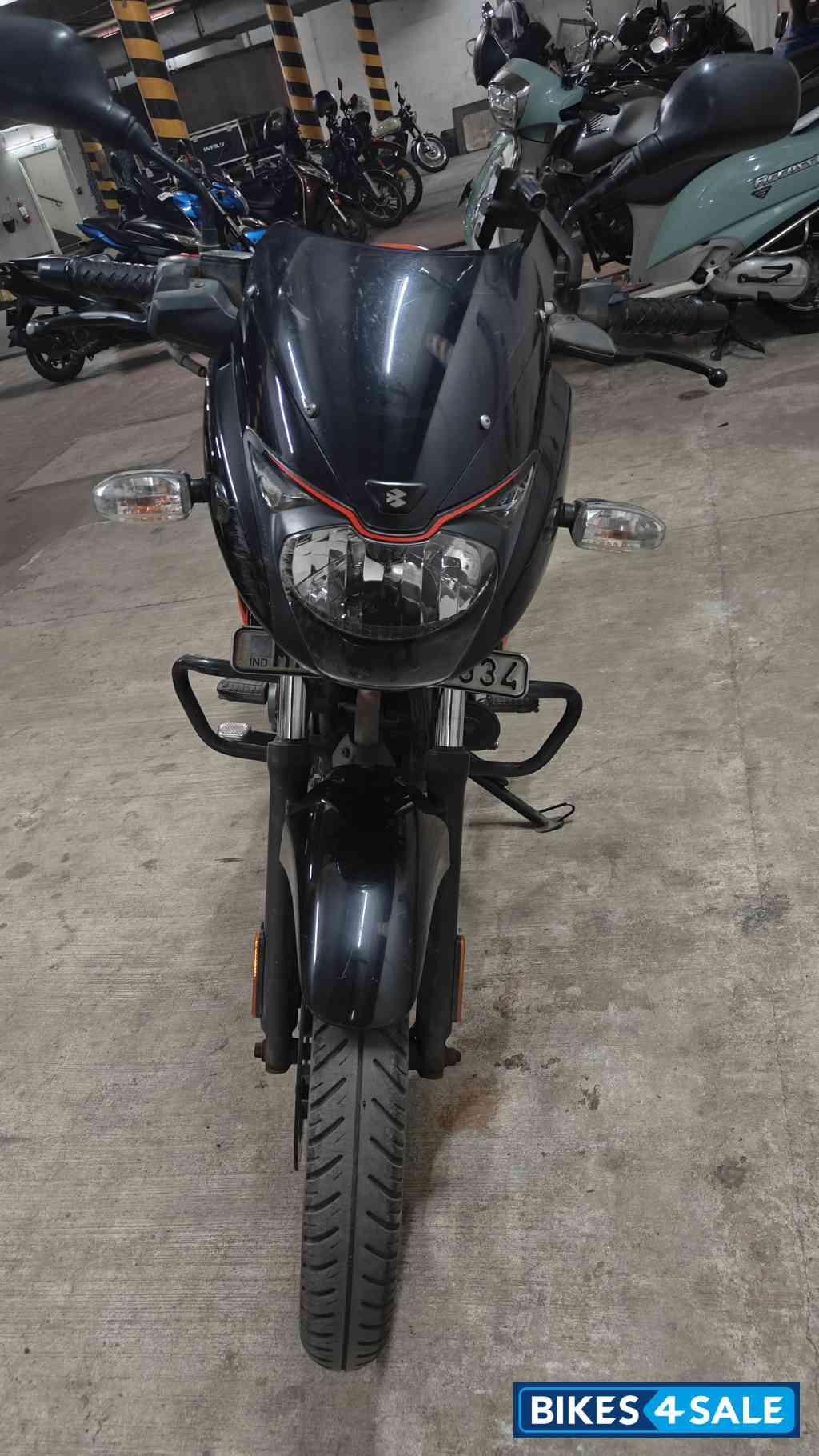 Black Bajaj Pulsar 125 Neon BS6
