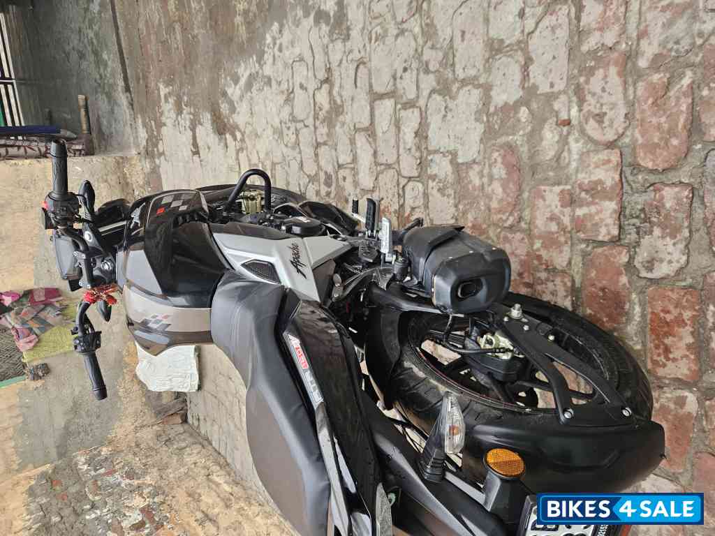 TVS Apache RTR 160 4V BS6
