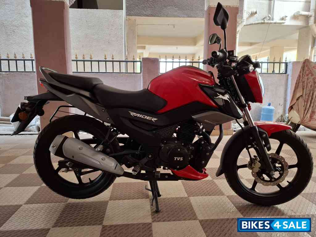 TVS Raider Split Seat