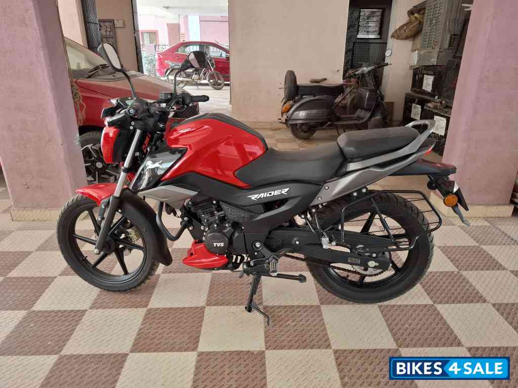 TVS Raider Split Seat