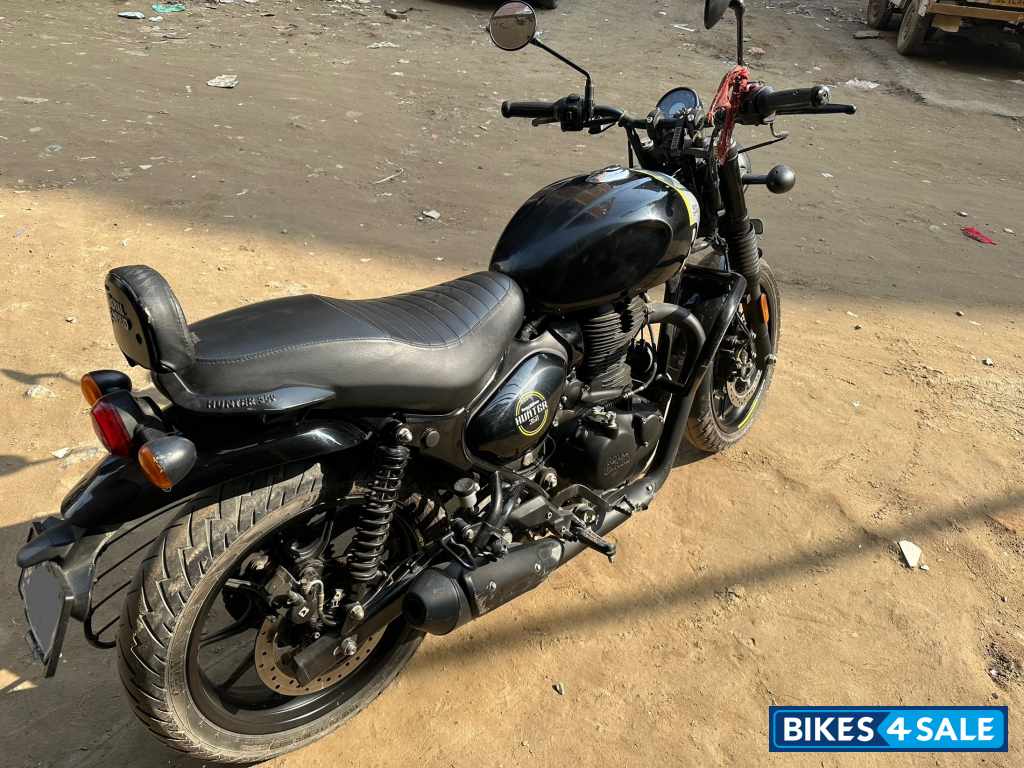 Black Royal Enfield Hunter 350 Metro