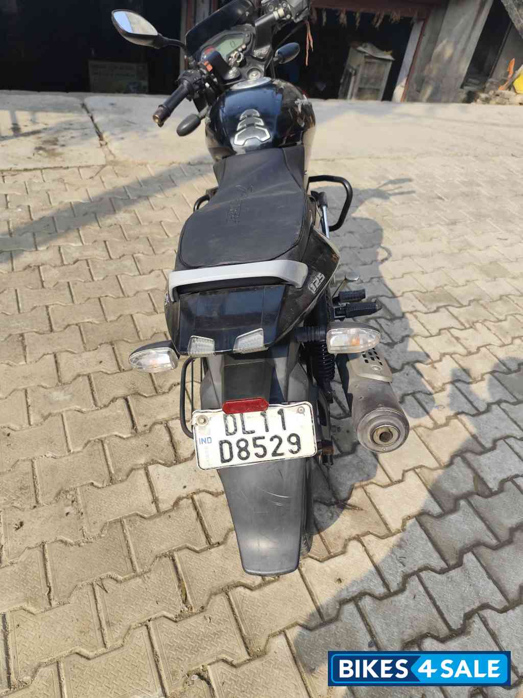 Black Bajaj Pulsar 125