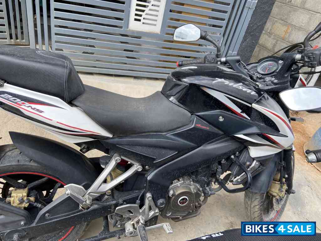 Bajaj Pulsar 200 NS Bajaj Pulsar 200 NS