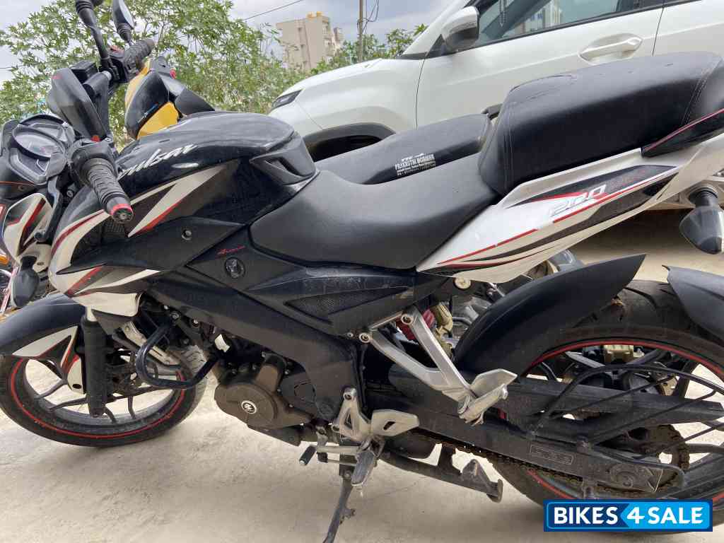 Bajaj Pulsar 200 NS Bajaj Pulsar 200 NS