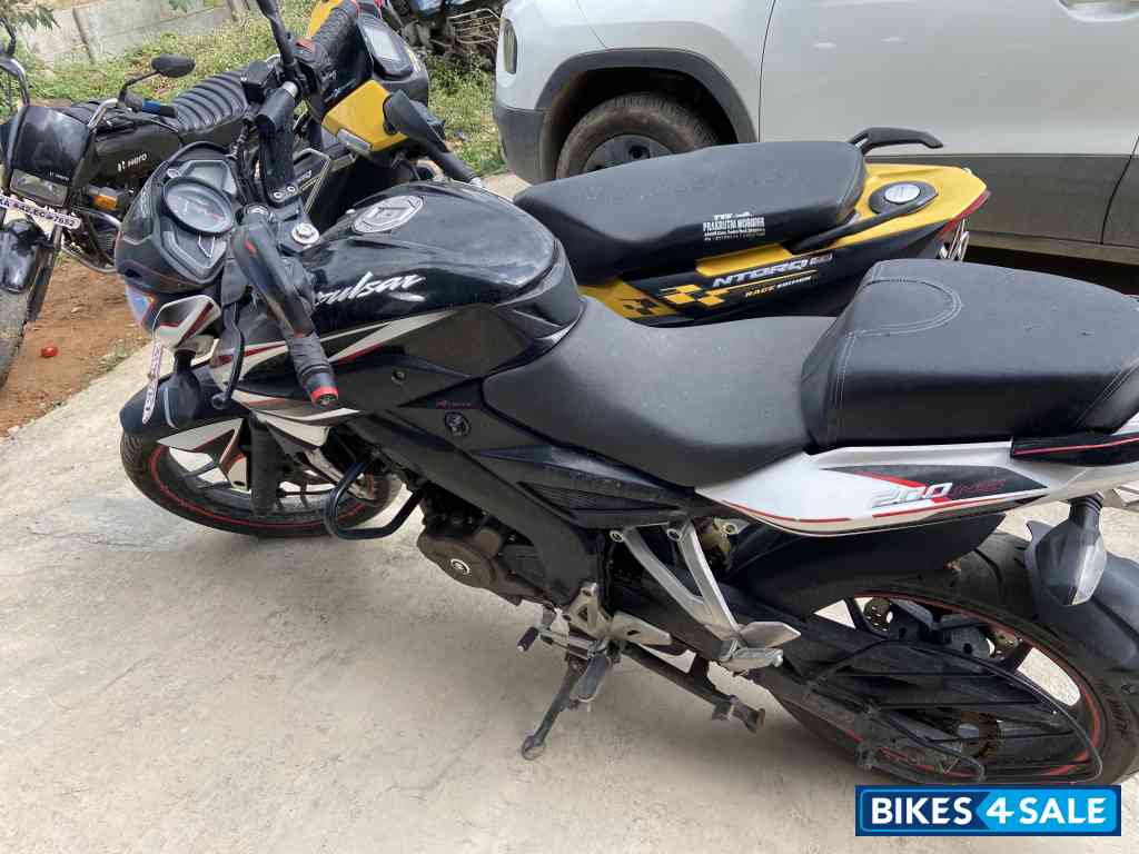 Bajaj Pulsar 200 NS Bajaj Pulsar 200 NS