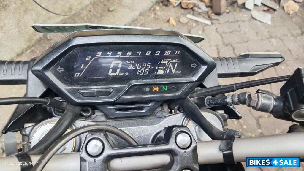 Pearl Igneous Black Honda Hornet 2.0