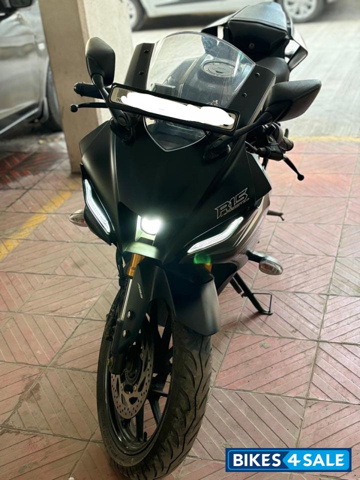 Yamaha R15 V4
