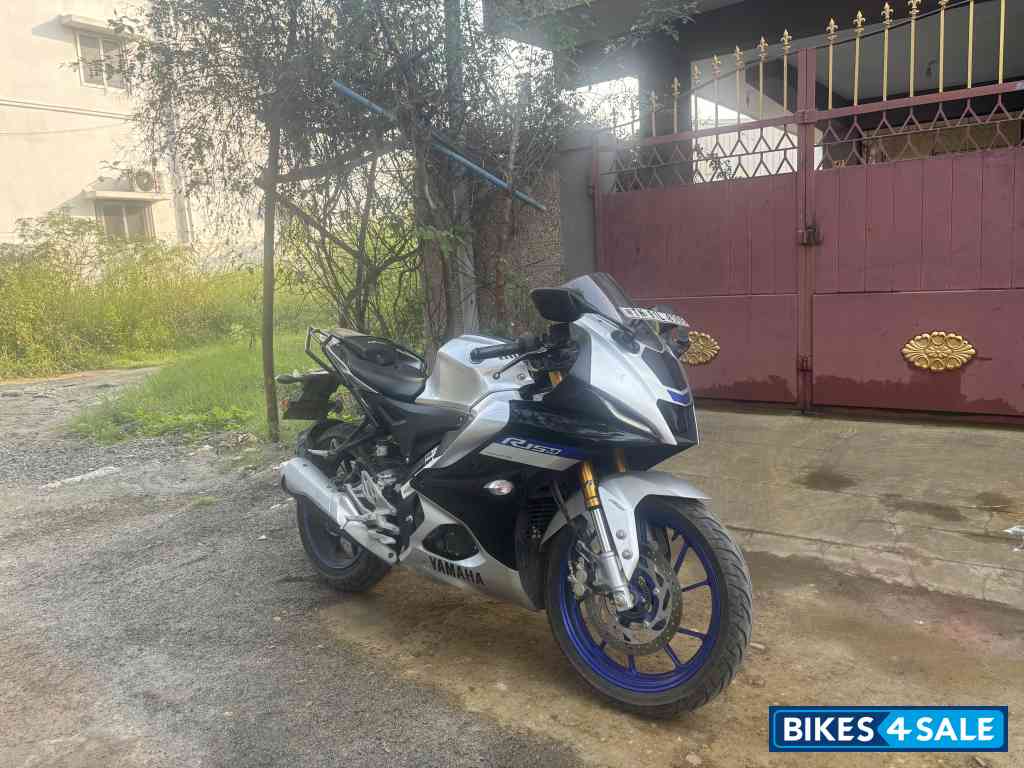 Yamaha R15M