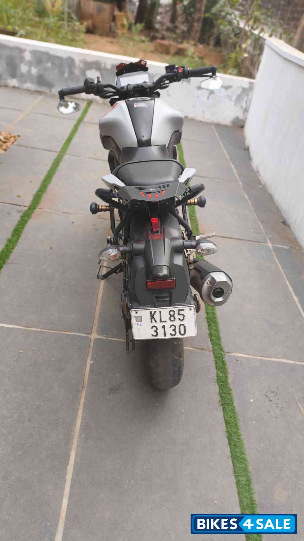 Mat Light Gray Metal Yamaha MT-15 BS6