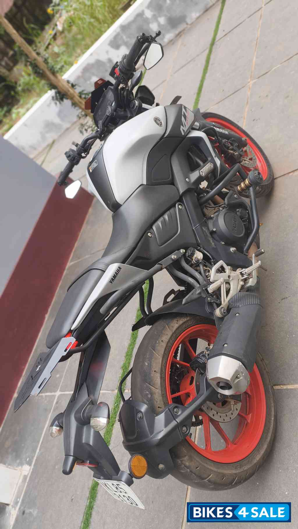 Mat Light Gray Metal Yamaha MT-15 BS6