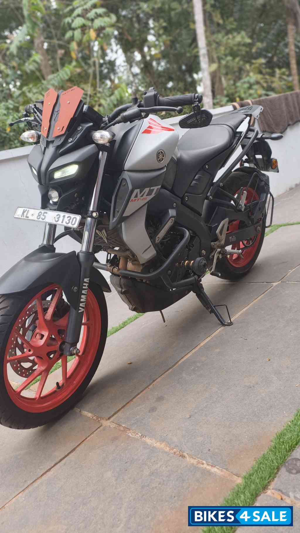 Mat Light Gray Metal Yamaha MT-15 BS6