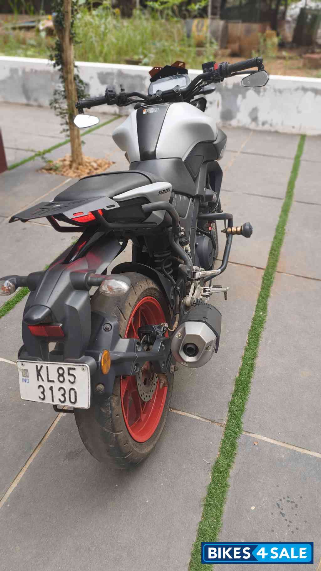 Mat Light Gray Metal Yamaha MT-15 BS6