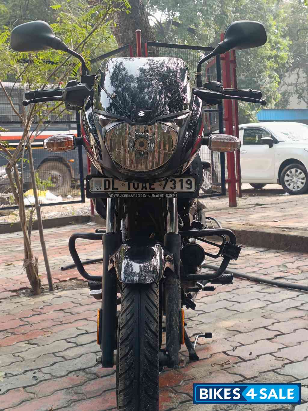 Bajaj Pulsar 125 Neon Disc Single Seat