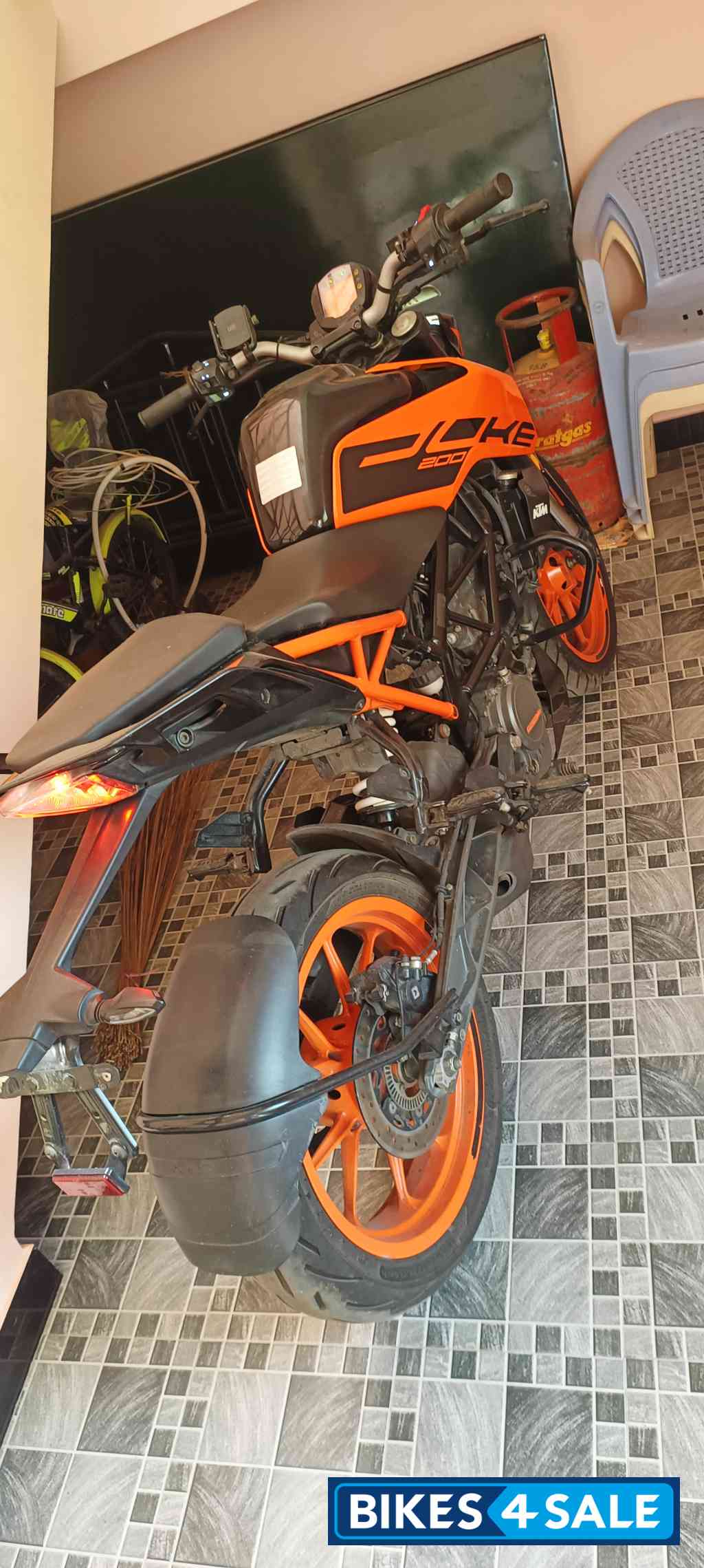 Electronic Orange KTM Duke 200