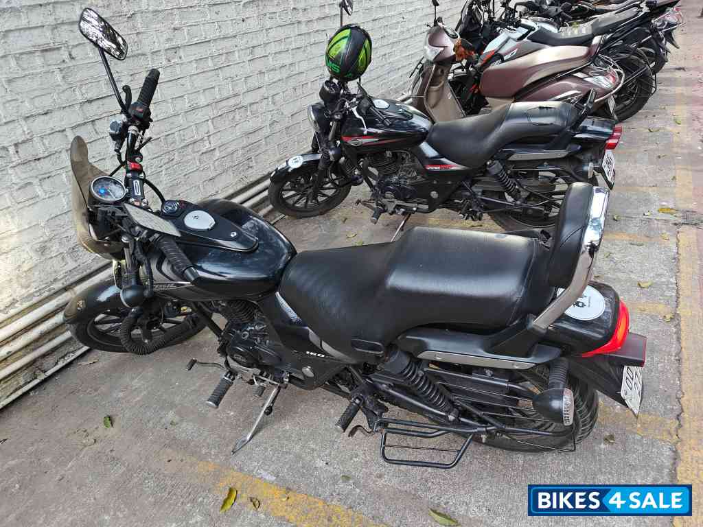 Black Bajaj Avenger Street 160 Black Bajaj Avenger Street 160