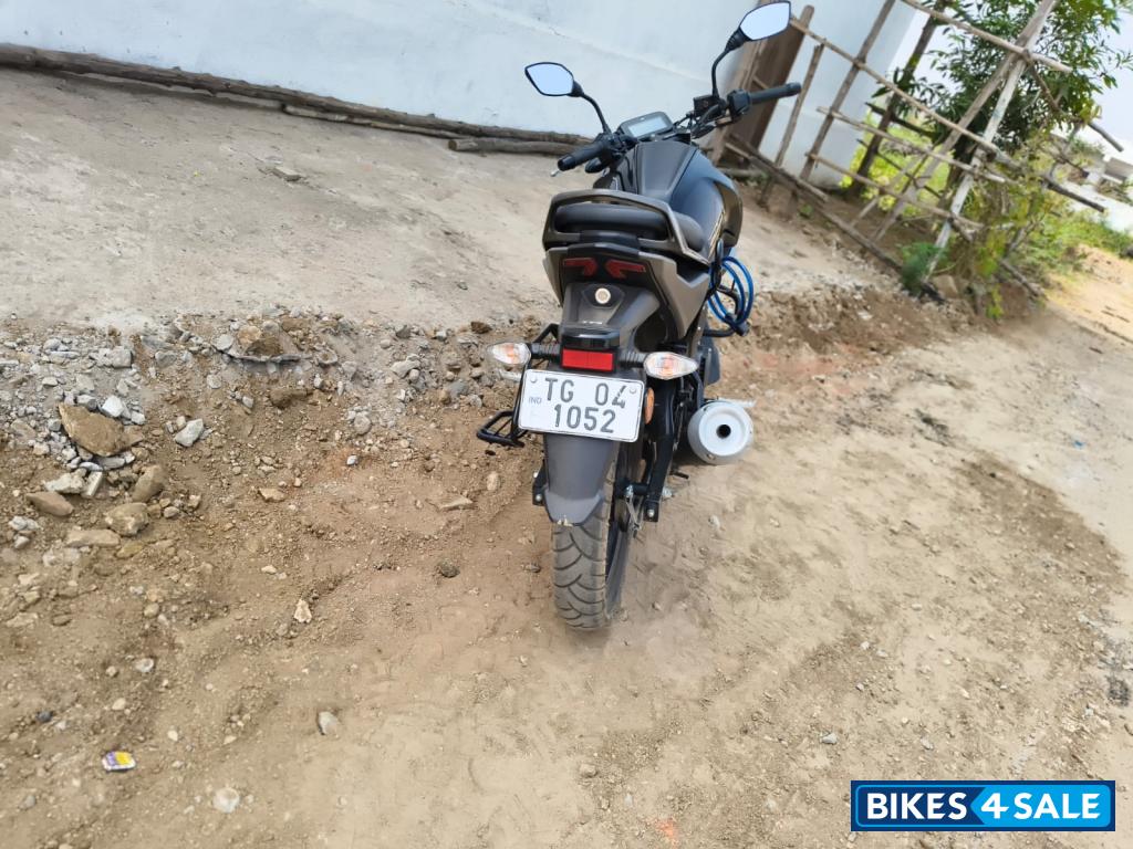 Black TVS Raider 125 Black TVS Raider 125