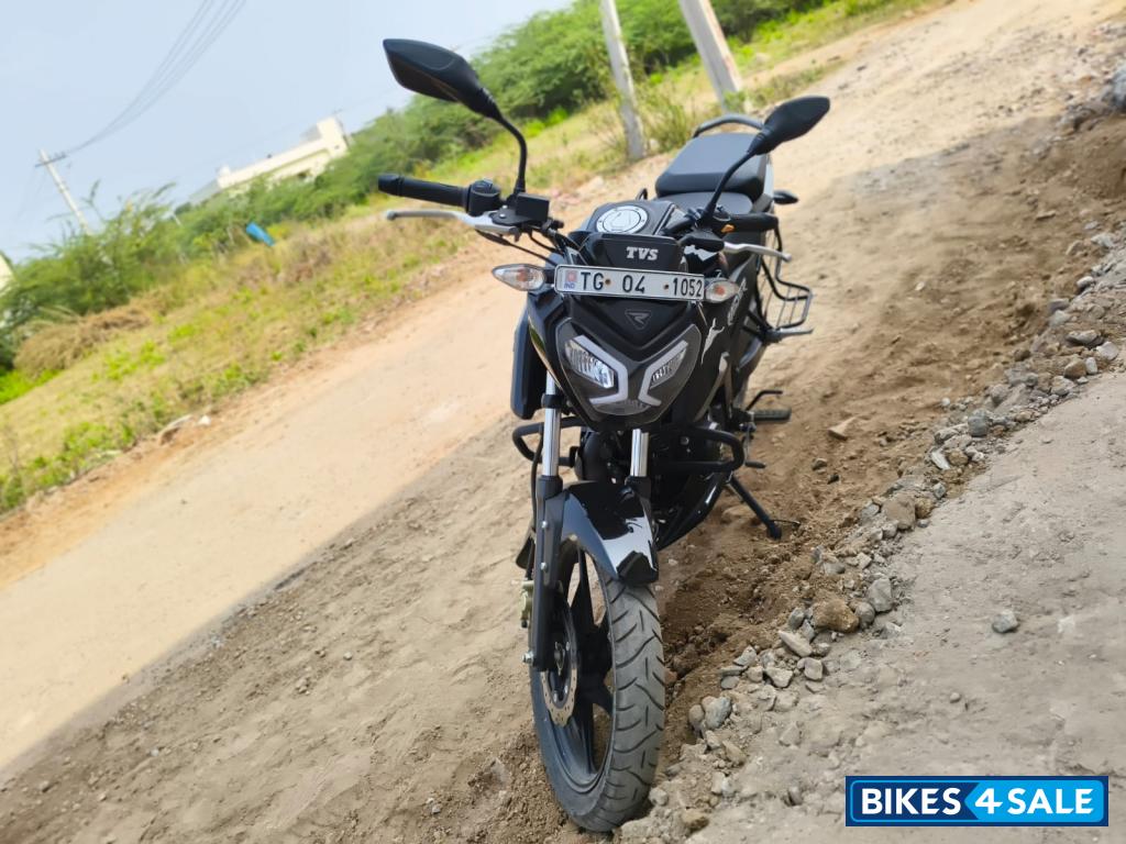 Black TVS Raider 125 Black TVS Raider 125