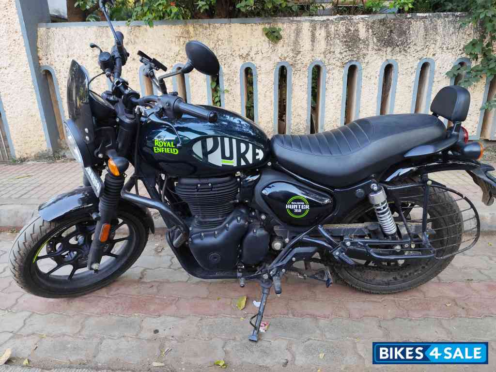 Green Royal Enfield Hunter 350 Metro