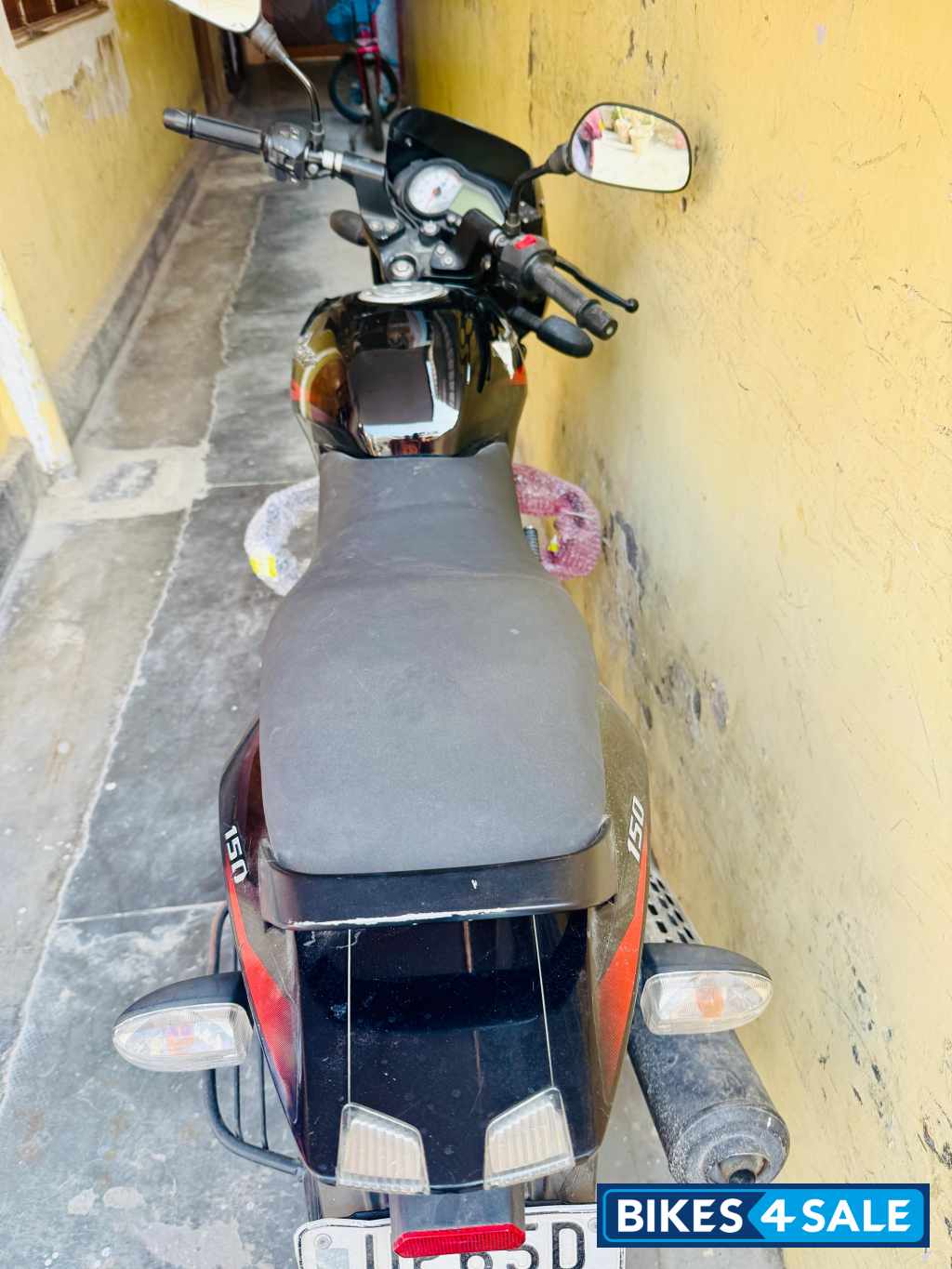 Bajaj Pulsar 150 BS6