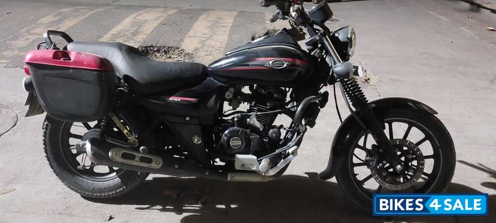 Black Bajaj Avenger Street 220