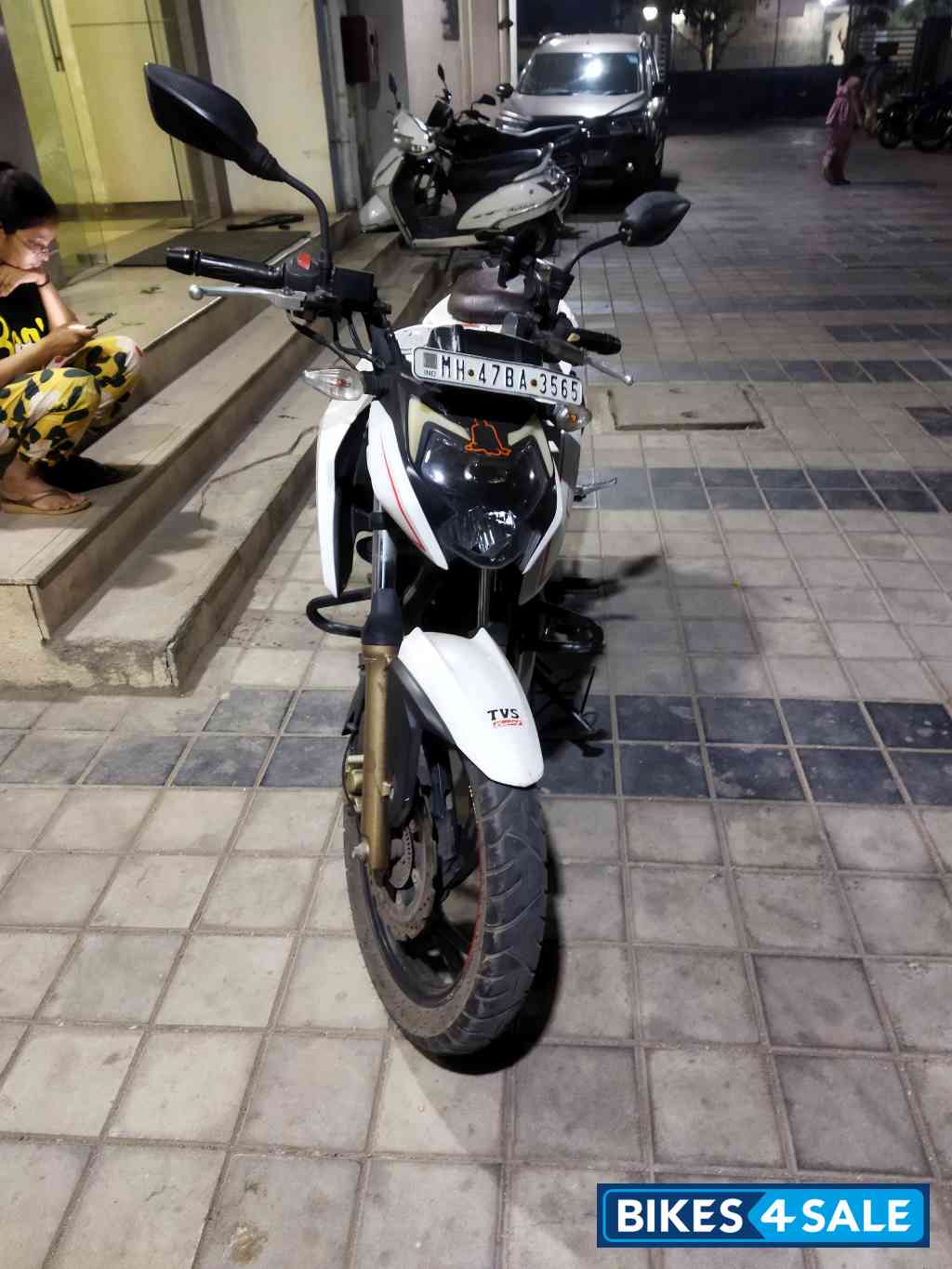 TVS Apache RTR 200 4V
