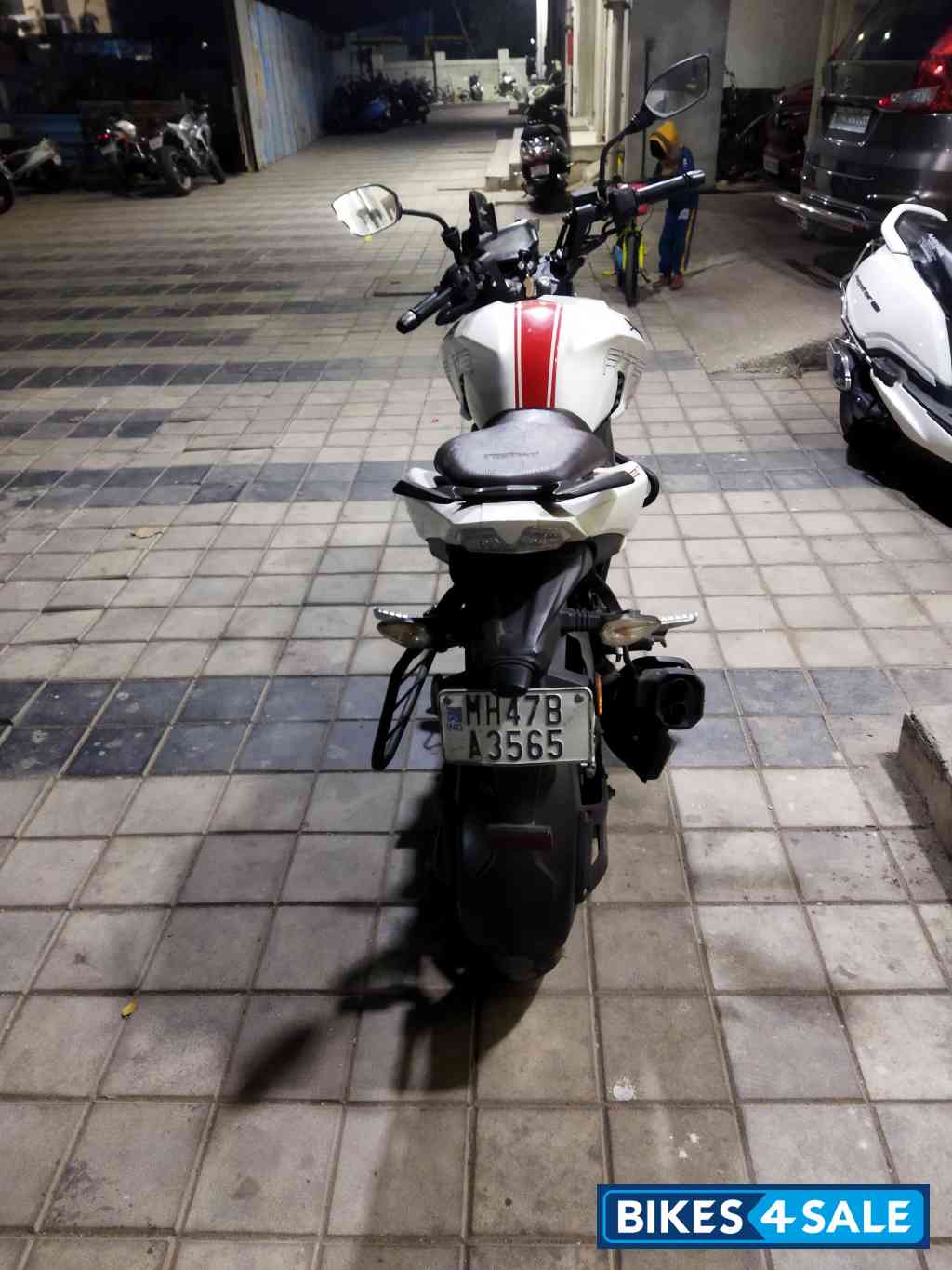 TVS Apache RTR 200 4V