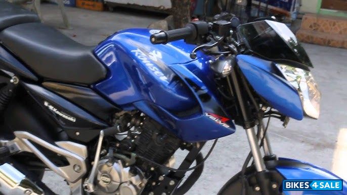 Blue Bajaj Pulsar 135LS