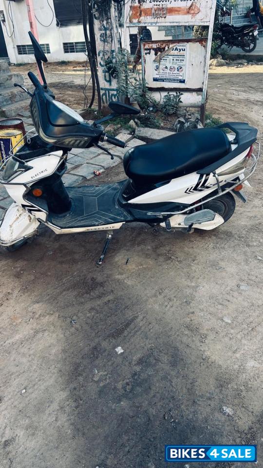 White Kinetic Green Zing HSS