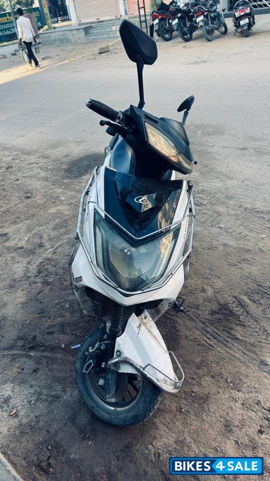 White Kinetic Green Zing HSS