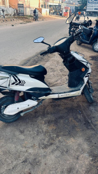 White Kinetic Green Zing HSS