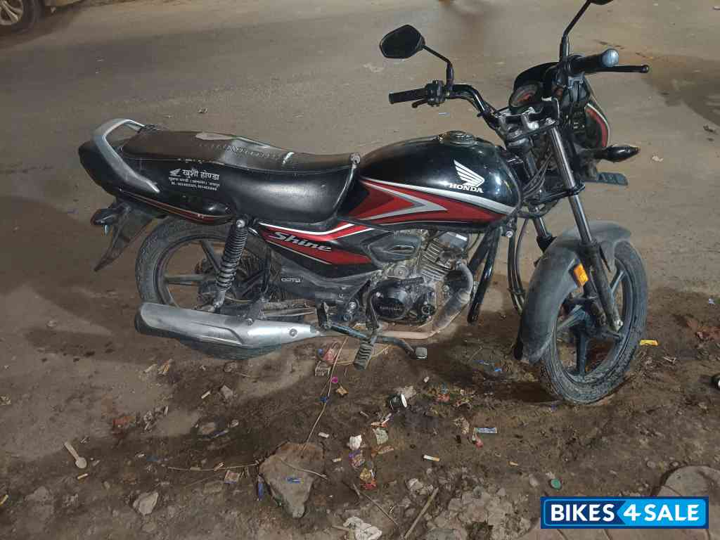 Red Black Honda Shine 100