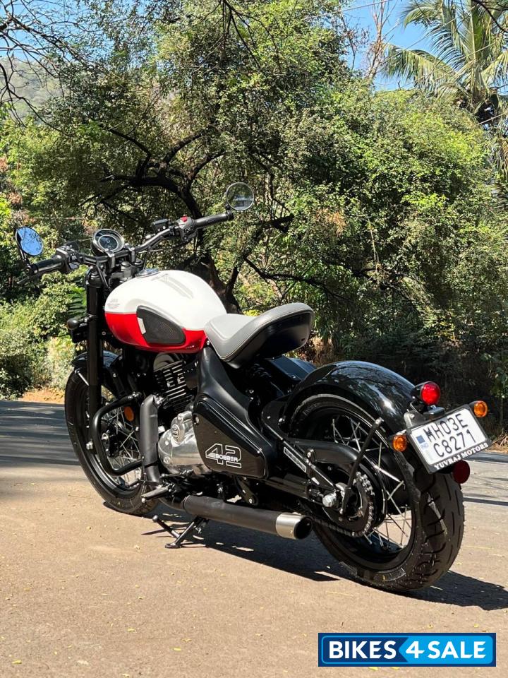 Jawa 42 Bobber Dual Channel ABS