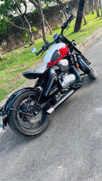 Jawa 42 Bobber Dual Channel ABS