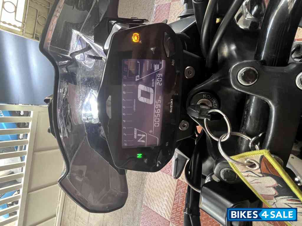 Matt Black Suzuki Gixxer 250 BS6