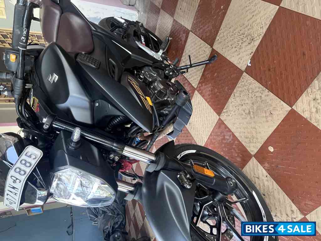 Matt Black Suzuki Gixxer 250 BS6