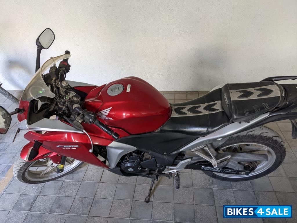 Red Honda CBR 250R