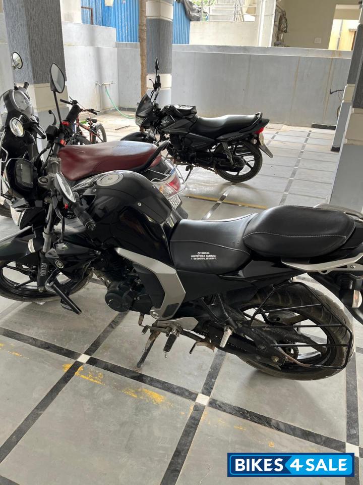 Black Yamaha FZ FI V2