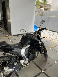Black Yamaha FZ FI V2