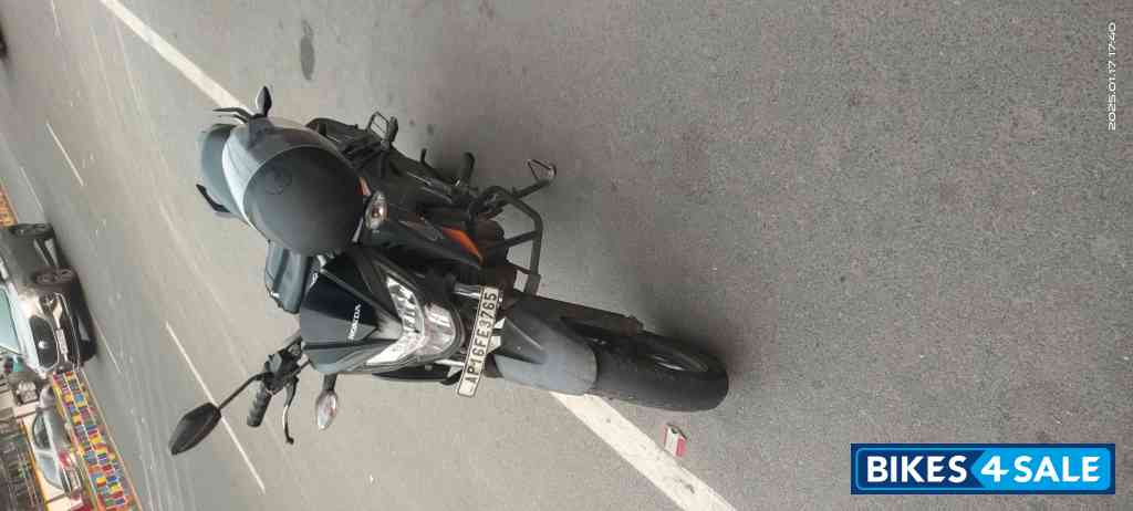 Grey And Orange Honda CB Hornet 160R ABS