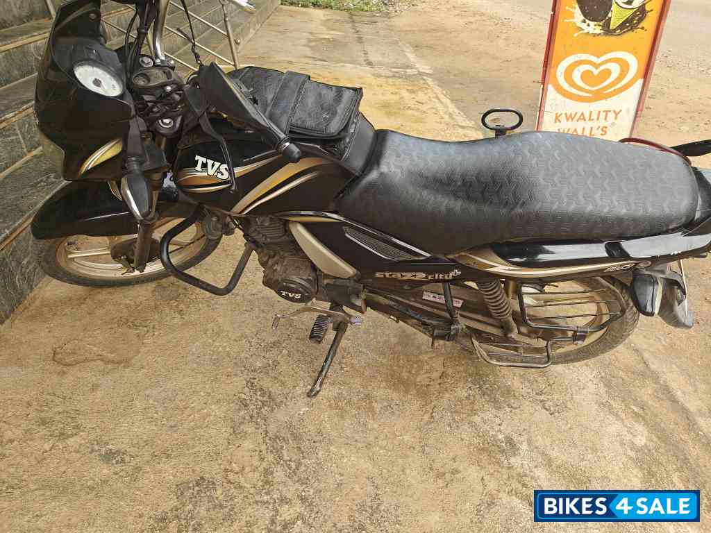 Gold TVS Star City Plus BS VI