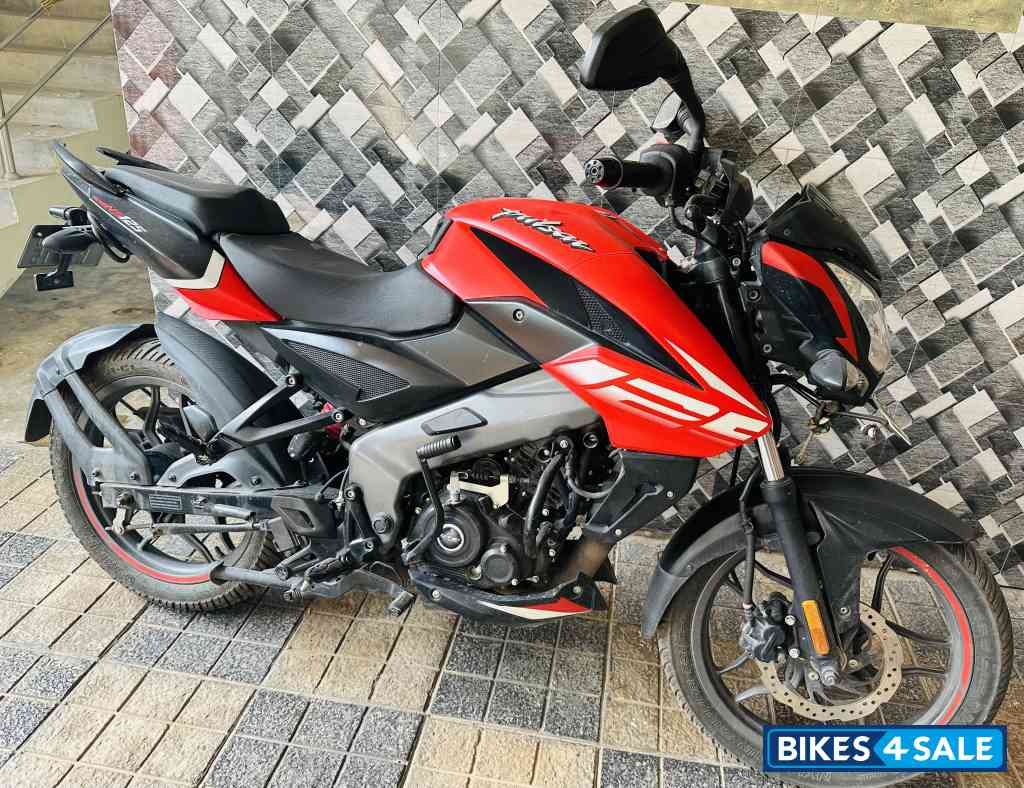 Red Bajaj Pulsar NS 125