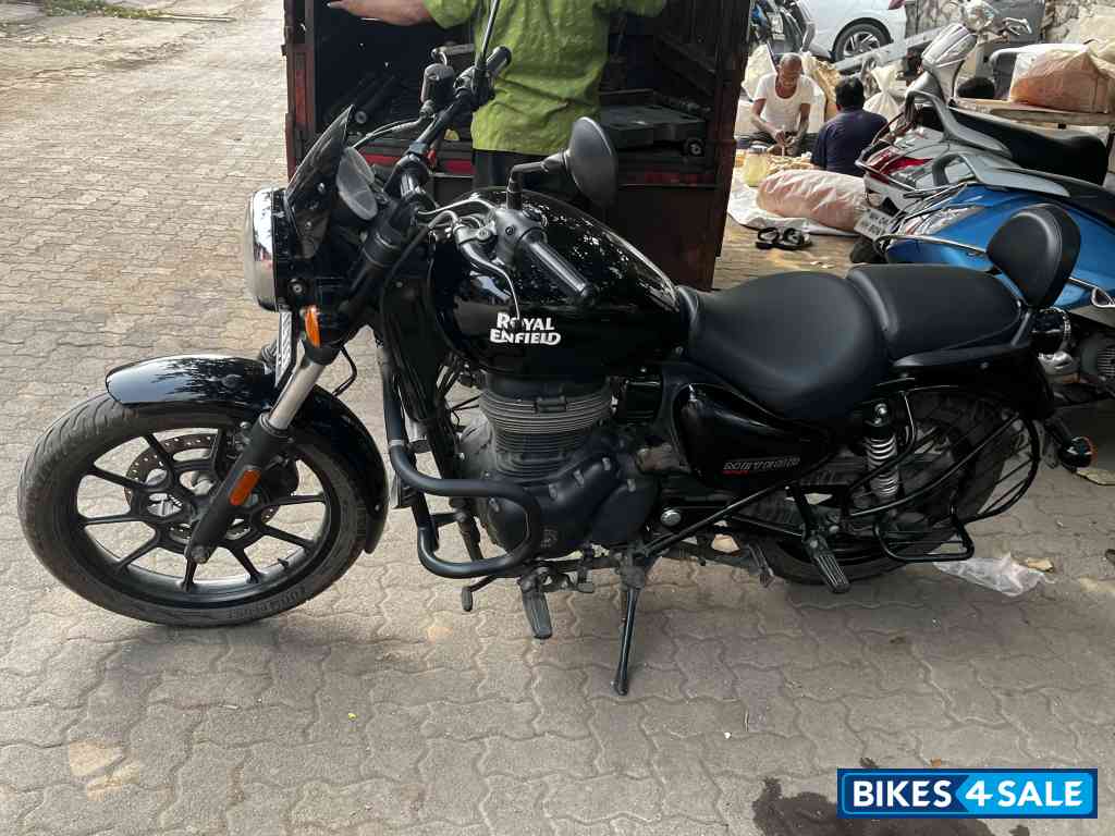 Royal Enfield Meteor 350 Fireball