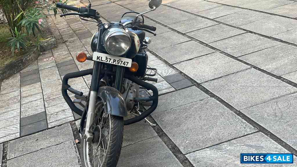 Black Royal Enfield Classic 350