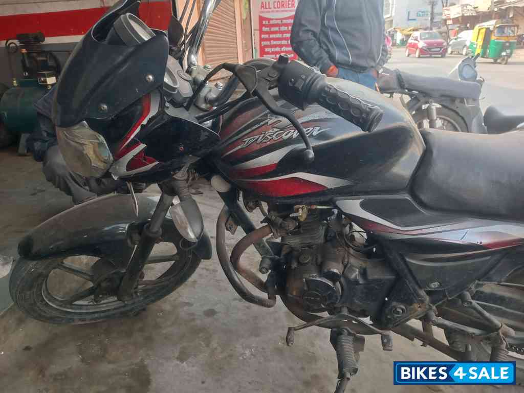 Black Red Bajaj Discover 100 DTS-Si
