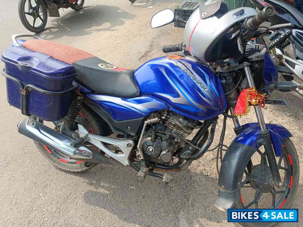 Blue Bajaj Discover 125 Blue Bajaj Discover 125
