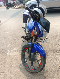 Blue Bajaj Discover 125